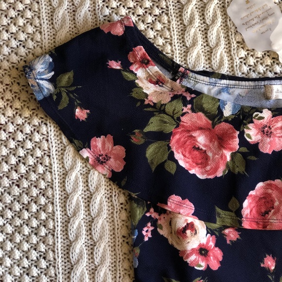 FLORAL ROMPER - Picture 3 of 4